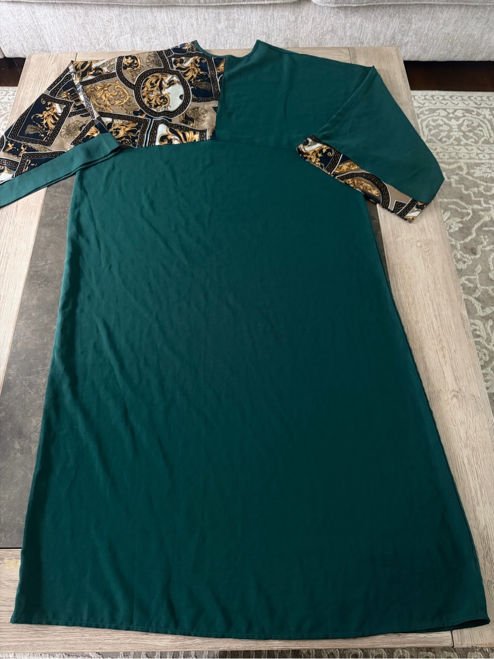 Galabiya Elegant Dark Green Modest Maxi Dress with Patterned Sleeve - Picture 2 of 5